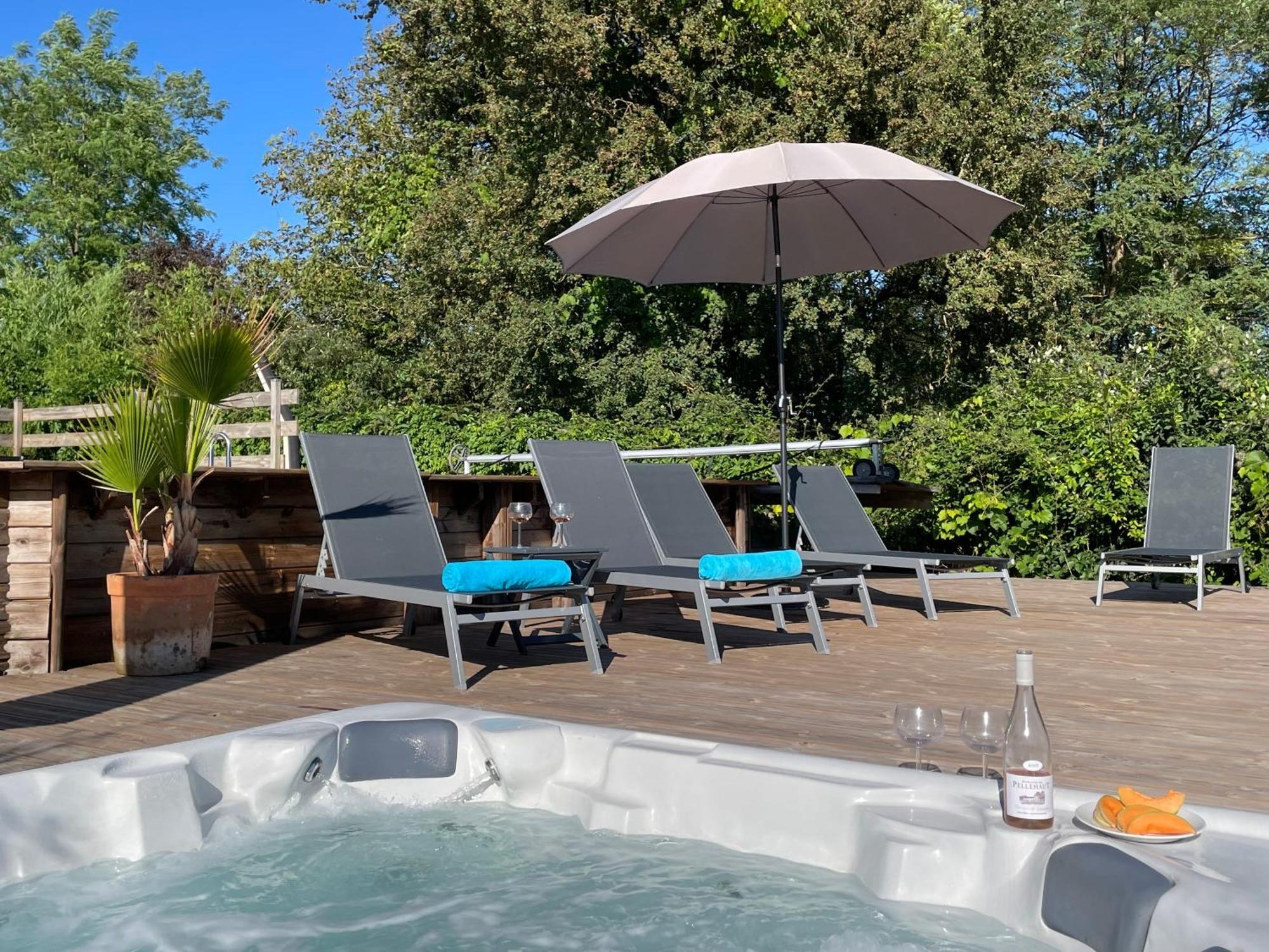 Gites de Verger, stylish self catering cottages in Sos Extérieur photo