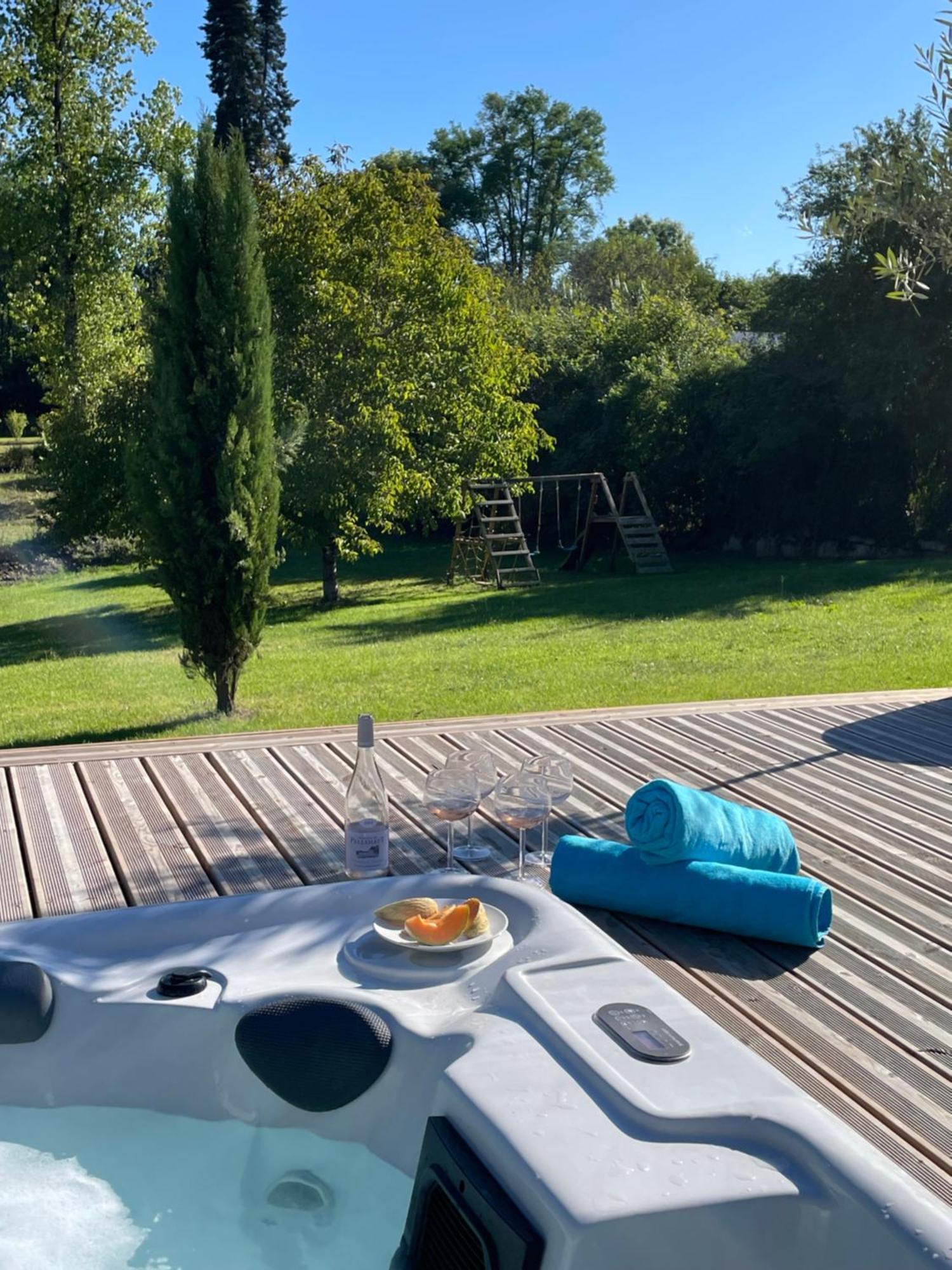 Gites de Verger, stylish self catering cottages in Sos Extérieur photo